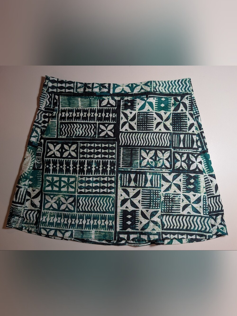 Ripskirt Hawaii Printed Green and Black Geometric Women’s Skirt Small